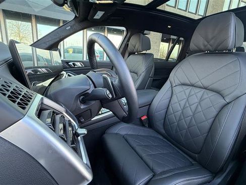 Used 2023 BMW X7 xDrive40i w/ Executive Package image 18