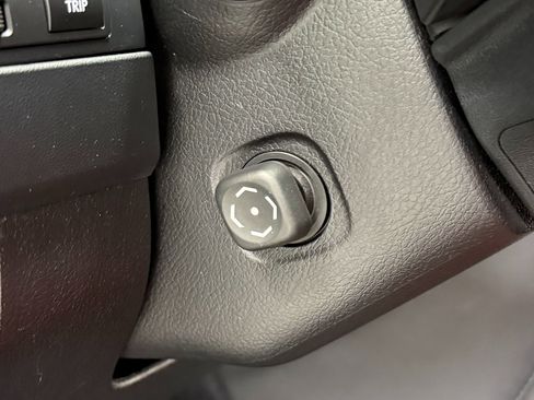 Used 2019 Lexus LX 570 4WD w/ Luxury Package image 25
