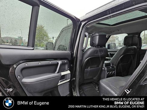 Used 2020 Land Rover Defender 110 HSE AWD/4WD image 19