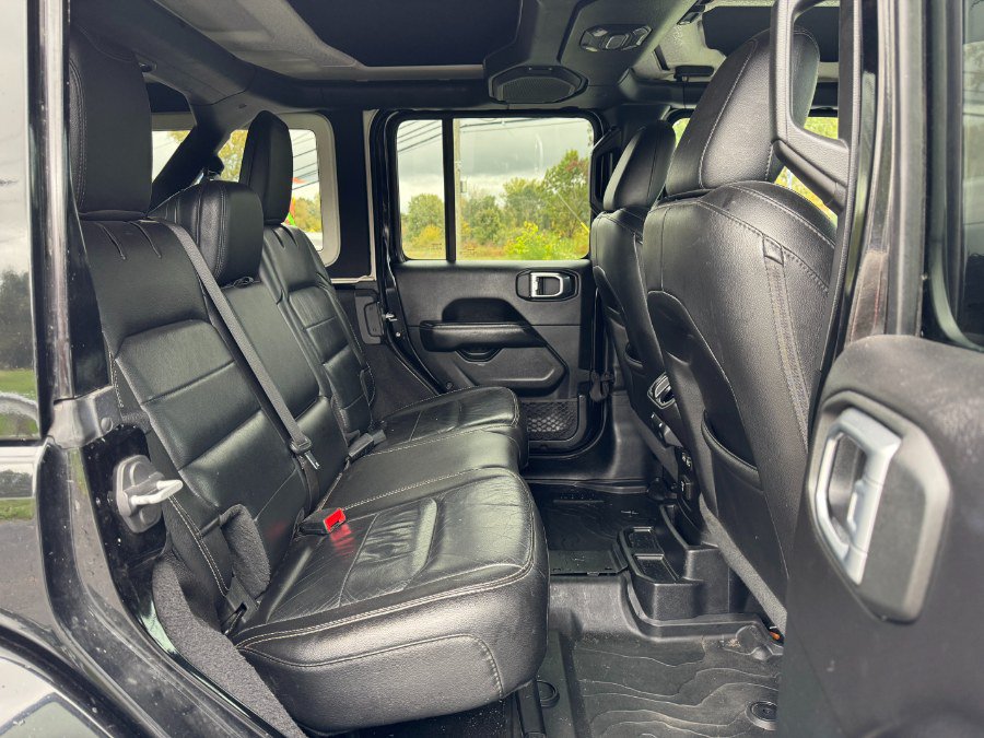 Used 2019 Jeep Wrangler Unlimited Sahara w/ Quick Order Package 24M Moab AWD/4WD image 18