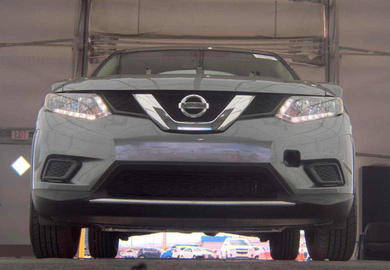 Used 2016 Nissan Rogue S FWD image 3