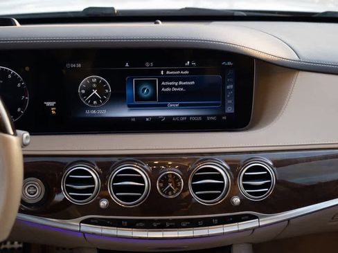 Used 2019 Mercedes-Benz S 560 4MATIC Sedan image 47