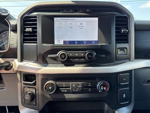 Used 2021 Ford F150 XLT image 38