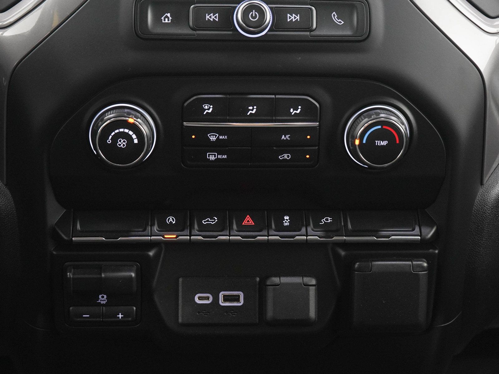 Used 2021 Chevrolet Silverado 1500 Custom w/ LPO, Dark Essentials Package AWD/4WD image 19