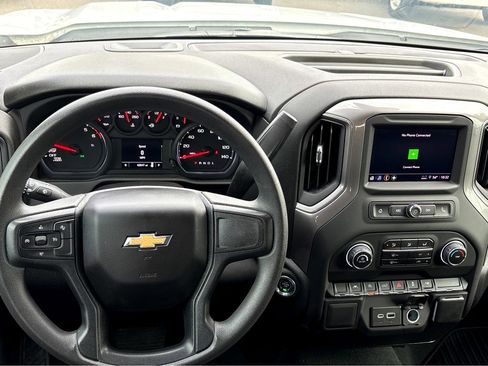 Used 2024 Chevrolet Silverado 1500 Custom image 4