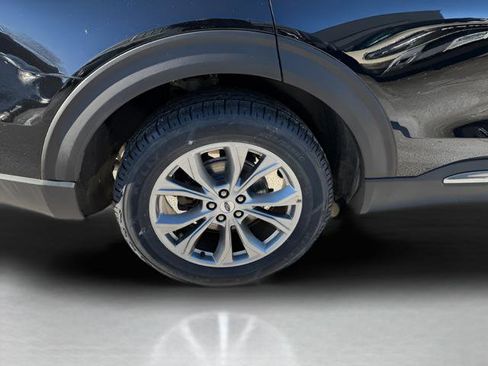 Certified 2022 Ford Explorer XLT w/ Equipment Group 202A AWD/4WD image 27