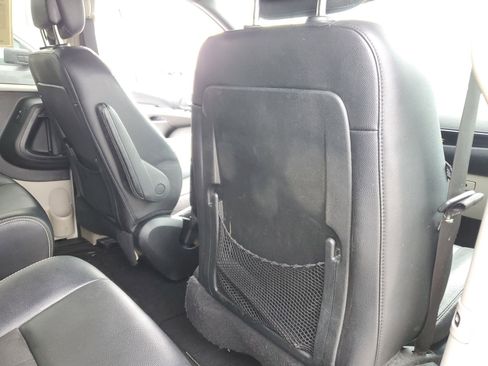 Used 2019 Dodge Grand Caravan SXT image 15