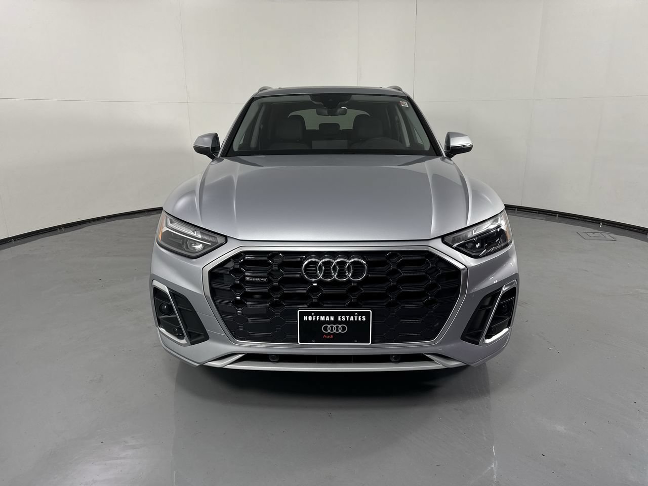 Used 2023 Audi Q5 2.0T Premium w/ Convenience Package AWD/4WD image 4
