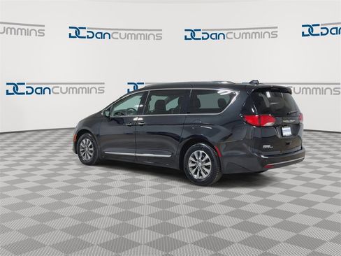 Used 2019 Chrysler Pacifica Touring-L Plus w/ Advanced Safetytec Group image 6