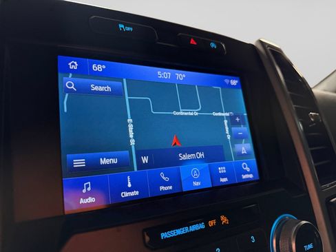 Used 2019 Ford F150 Lariat w/ Equipment Group 502A Luxury AWD/4WD image 29