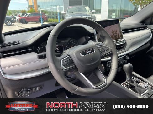 Used 2025 Jeep Compass Limited AWD/4WD image 7