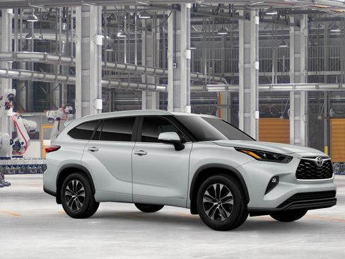 New 2026 Toyota Highlander XLE image 16