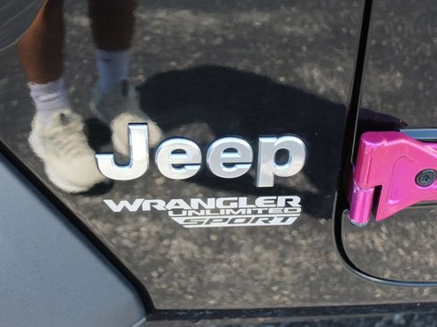 Used 2018 Jeep Wrangler Unlimited Sport S AWD/4WD image 11