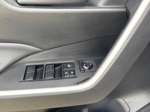 Used 2019 Toyota RAV4 LE w/ Carpet Mat Package AWD/4WD image 26