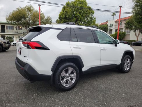 Certified 2022 Toyota RAV4 XLE image 5