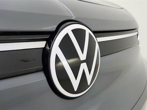 Used 2025 Volkswagen ID.4 Pro image 16