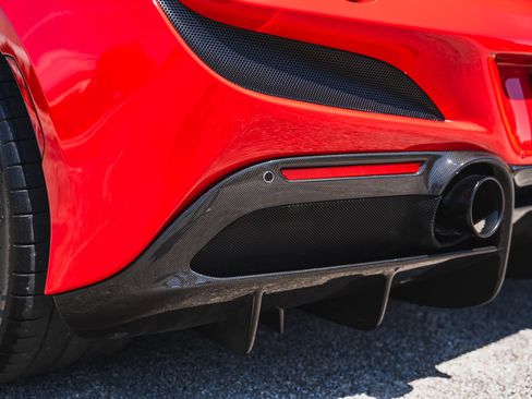Used 2021 Ferrari F8 Tributo RWD image 8