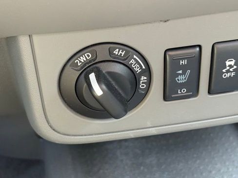 Used 2021 Nissan Frontier SV AWD/4WD image 13