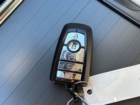 New 2026 Lincoln Nautilus Reserve w/ Jet Appearance Package image 9