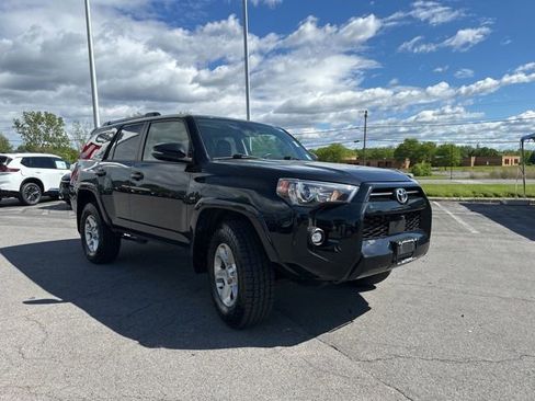 Used 2023 Toyota 4Runner SR5 Premium w/ Moonroof Package AWD/4WD image 5