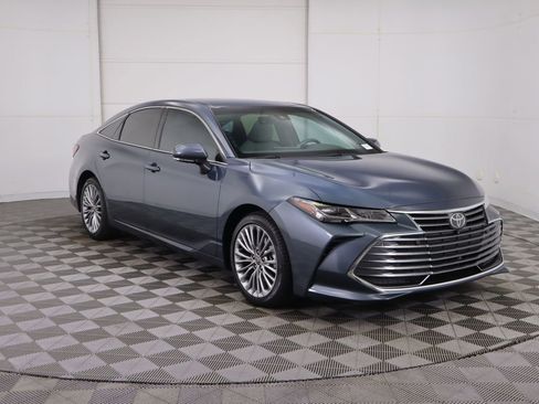 Used 2021 Toyota Avalon Limited w/ Advanced Safety Package image 3