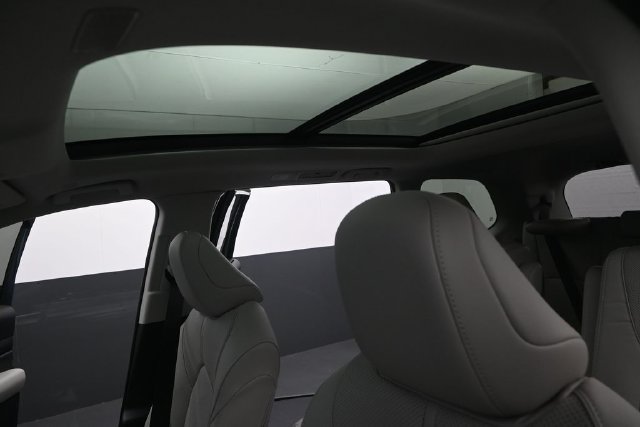 New 2026 Toyota Grand Highlander FWD image 9