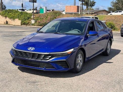 Used 2024 Hyundai Elantra SE FWD image 7