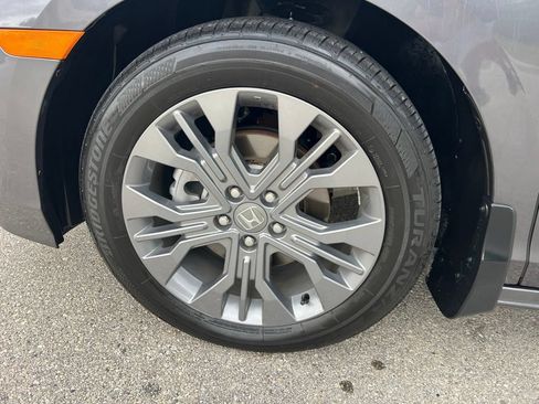 Used 2025 Honda Odyssey Touring image 9