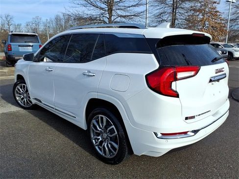 Used 2024 GMC Terrain Denali w/ Denali Premium Package image 17