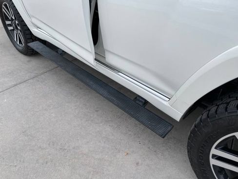 Used 2022 Toyota 4Runner Limited AWD/4WD image 16