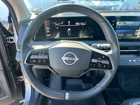 Used 2023 Nissan Ariya AWD image 28
