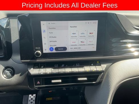 Used 2025 Toyota Camry SE w/ Convenience Package AWD/4WD image 16
