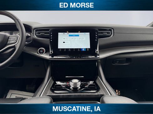 Used 2024 Jeep Wagoneer L Series III w/ Flexible Seating Group image 11