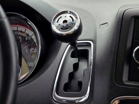Used 2015 Dodge Grand Caravan American Value Package w/ UConnect Hands-Free Group FWD image 15