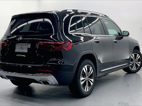 New 2026 Mercedes-Benz GLB 250 image 8