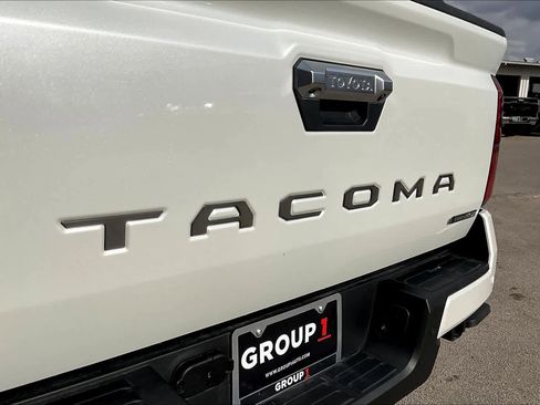 Used 2025 Toyota Tacoma Limited image 30