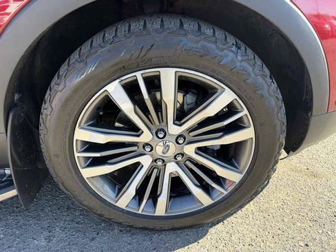 Used 2017 Ford Explorer Platinum AWD/4WD image 7