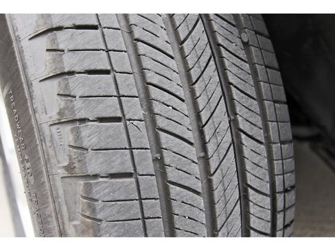 Used 2012 Toyota Sienna LE image 27