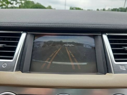 Used 2012 Land Rover Range Rover Sport HSE AWD/4WD image 31
