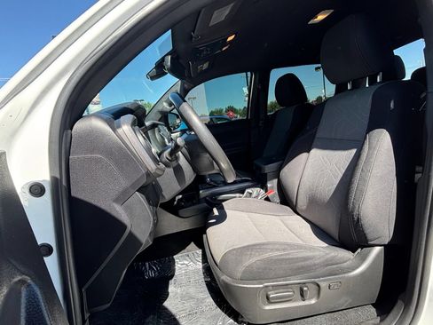 Used 2023 Toyota Tacoma TRD Off-Road w/ Technology Package AWD/4WD image 12