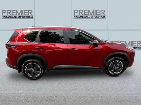 Certified 2024 Nissan Rogue SV w/ SV Premium Package FWD image 8