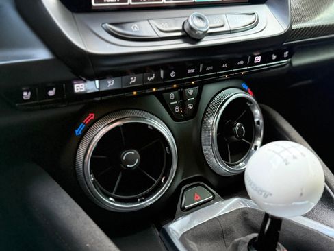 Used 2018 Chevrolet Camaro ZL1 RWD image 22