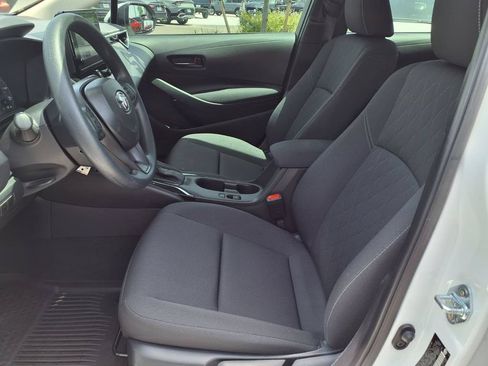 Used 2025 Toyota Corolla LE FWD image 23