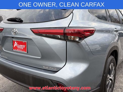 Used 2023 Toyota Highlander XLE AWD/4WD image 7