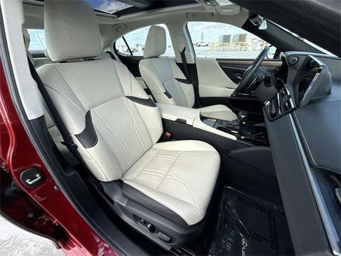 Certified 2024 Lexus ES 350 w/ Luxury Package image 26