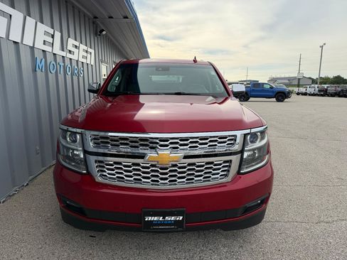 Used 2015 Chevrolet Suburban LT w/ Luxury Package AWD/4WD image 3