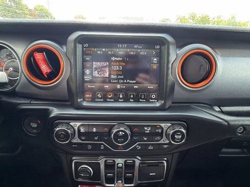 Used 2021 Jeep Gladiator Mojave AWD/4WD image 27