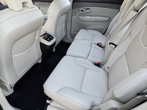 New 2026 Volvo XC90 B6 Ultra w/ Protection Package image 31