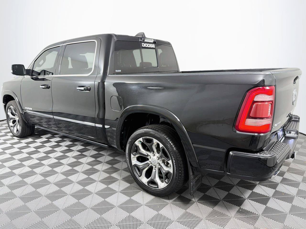 Used 2022 RAM 1500 Limited AWD/4WD image 8