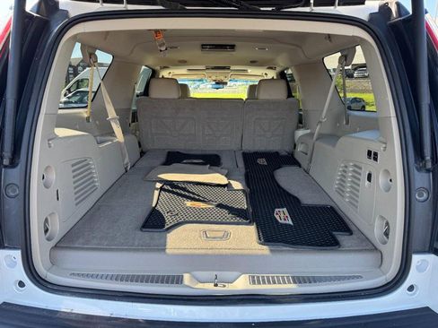 Used 2019 Cadillac Escalade ESV Luxury AWD/4WD image 6